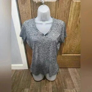 Under Armour Womens Polyester Heat Gear Short Sleeve V Neck Gray T Shirt Medium